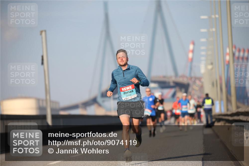03.10.2025 - Köhlbrandbrückenlauf Jannik Wohlers http://msf.ph/oto/9074119 03.10.2025 09:40:09 Position 3 3350 meine-sportfotos.de