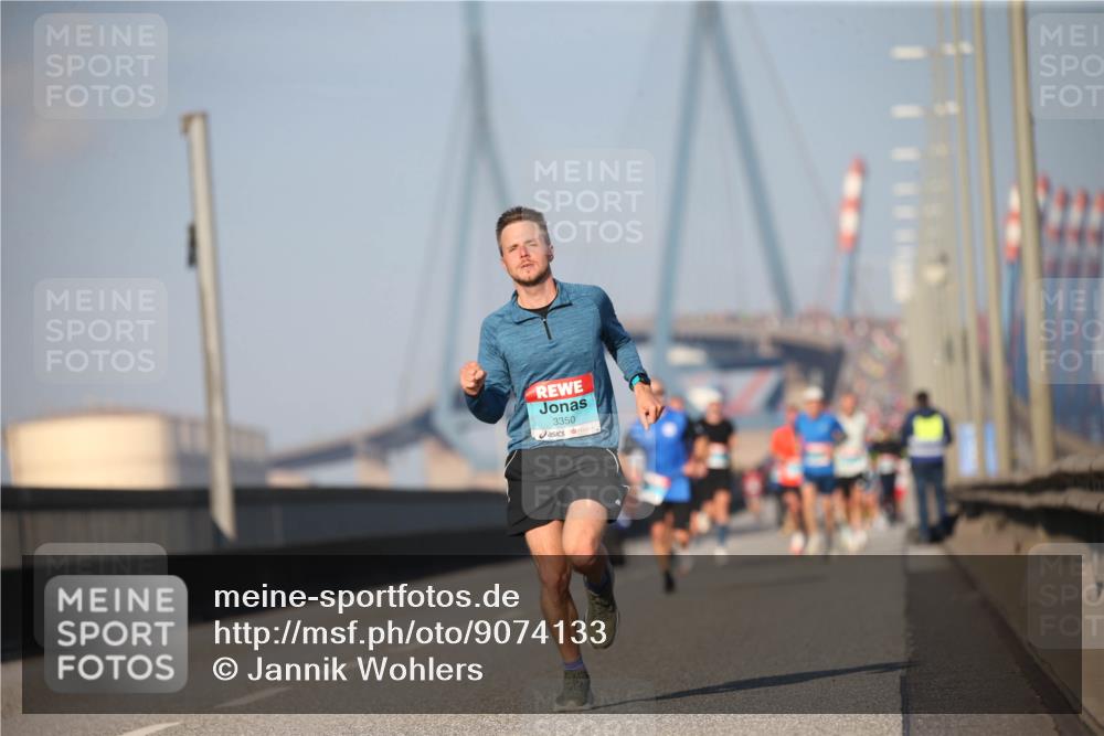 03.10.2025 - Köhlbrandbrückenlauf Jannik Wohlers http://msf.ph/oto/9074133 03.10.2025 09:40:09 Position 3 3350 meine-sportfotos.de
