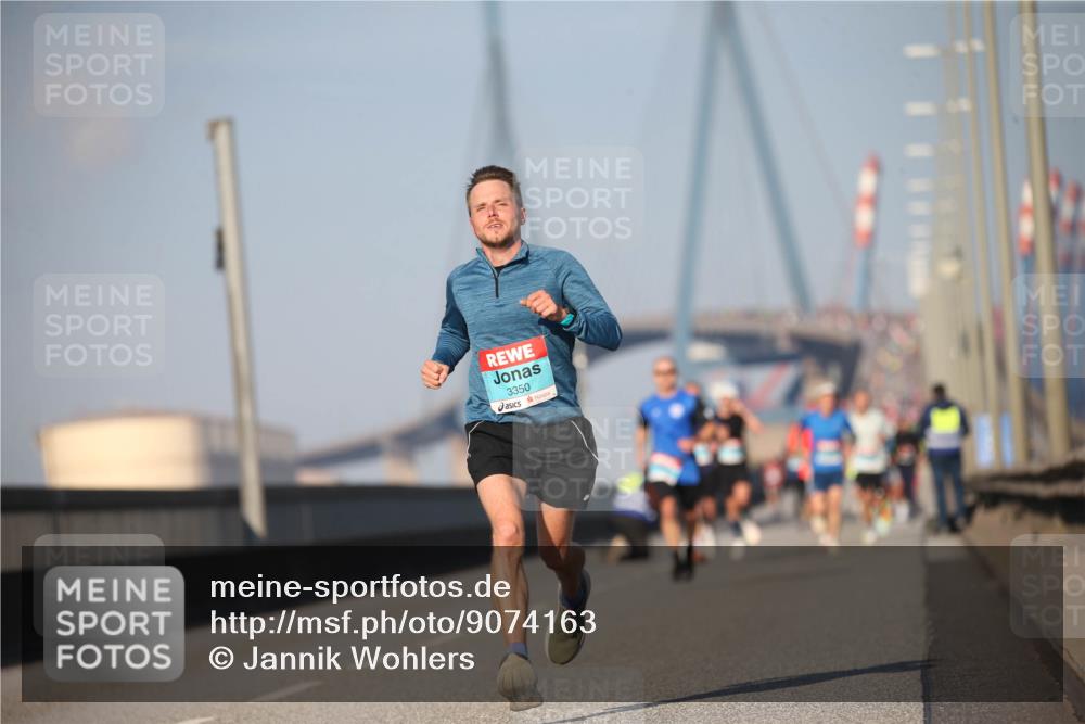 03.10.2025 - Köhlbrandbrückenlauf Jannik Wohlers http://msf.ph/oto/9074163 03.10.2025 09:40:10 Position 3 3350 meine-sportfotos.de