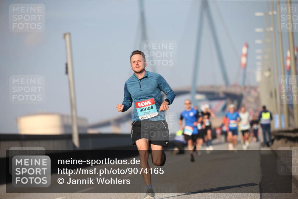 03.10.2025 - Köhlbrandbrückenlauf Jannik Wohlers http://msf.ph/oto/9074165 03.10.2025 09:40:10 Position 3 3350 meine-sportfotos.de