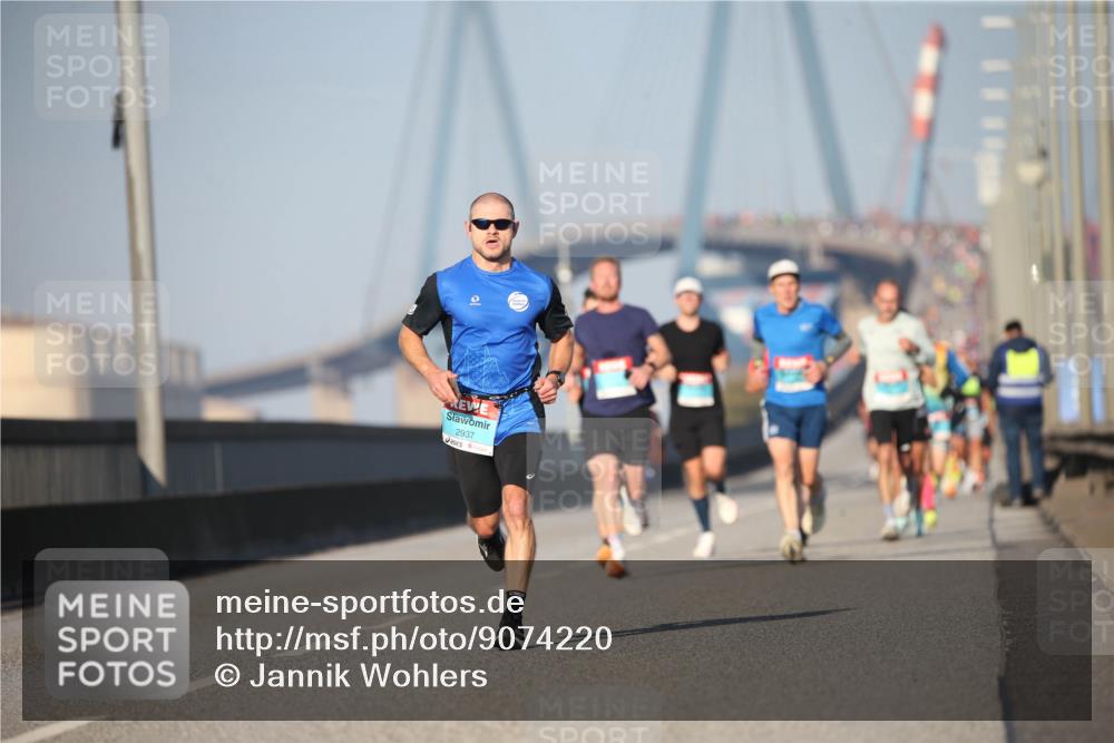 03.10.2025 - Köhlbrandbrückenlauf Jannik Wohlers http://msf.ph/oto/9074220 03.10.2025 09:40:16 Position 3 2937 meine-sportfotos.de