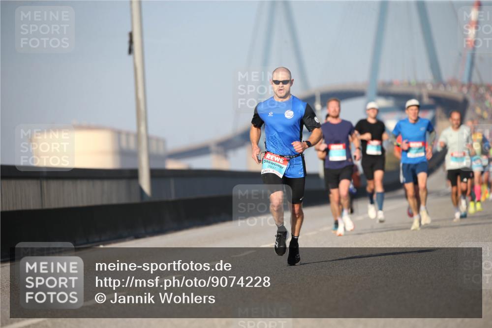 03.10.2025 - Köhlbrandbrückenlauf Jannik Wohlers http://msf.ph/oto/9074228 03.10.2025 09:40:16 Position 3 2937 meine-sportfotos.de