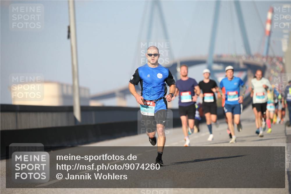 03.10.2025 - Köhlbrandbrückenlauf Jannik Wohlers http://msf.ph/oto/9074260 03.10.2025 09:40:17 Position 3 2937 meine-sportfotos.de