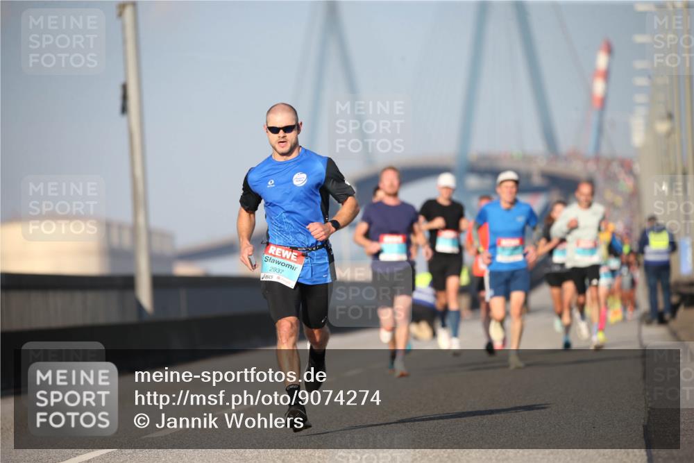 03.10.2025 - Köhlbrandbrückenlauf Jannik Wohlers http://msf.ph/oto/9074274 03.10.2025 09:40:18 Position 3 2937 meine-sportfotos.de