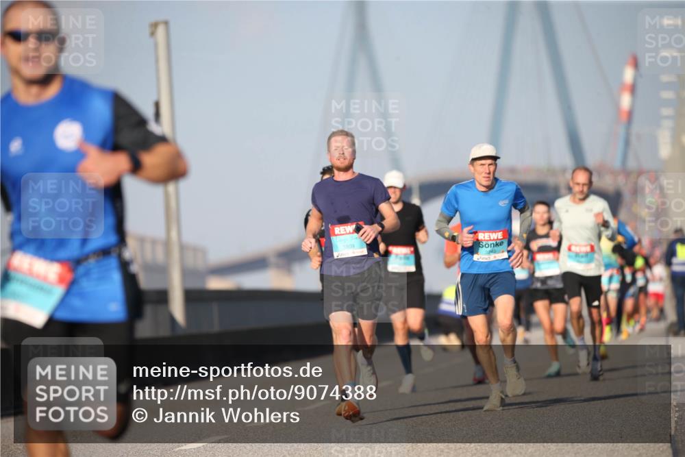 03.10.2025 - Köhlbrandbrückenlauf Jannik Wohlers http://msf.ph/oto/9074388 03.10.2025 09:40:21 Position 3 3809, 3248 meine-sportfotos.de