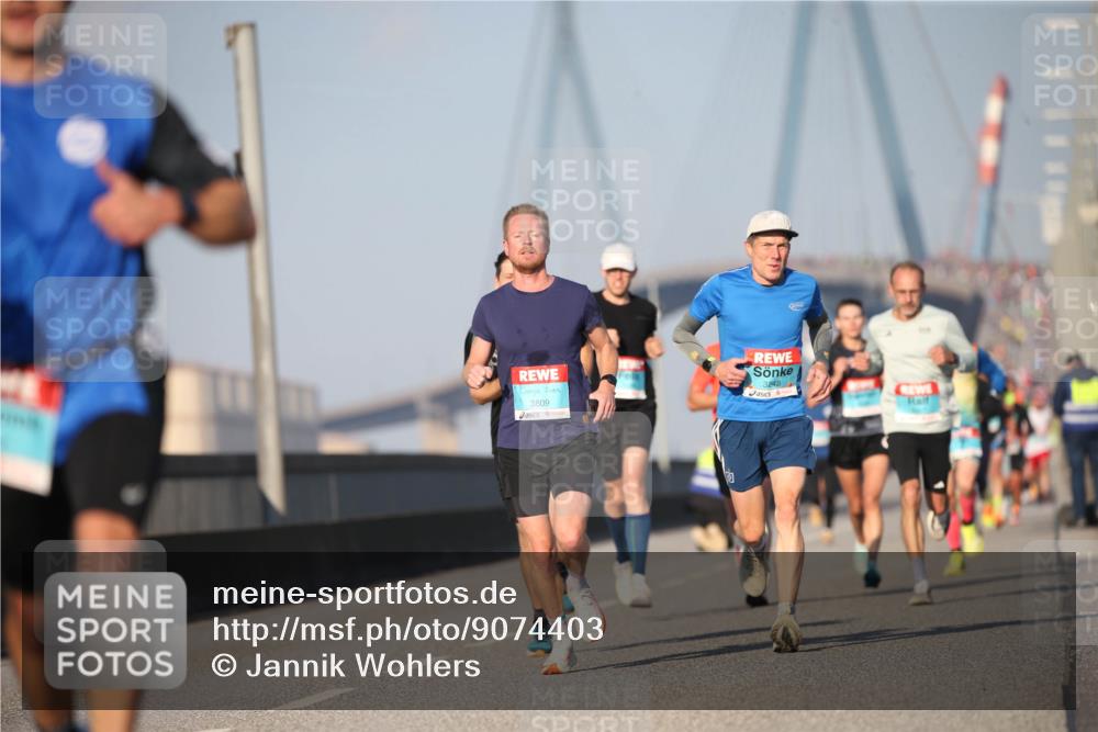 03.10.2025 - Köhlbrandbrückenlauf Jannik Wohlers http://msf.ph/oto/9074403 03.10.2025 09:40:22 Position 3 3809, 3248 meine-sportfotos.de