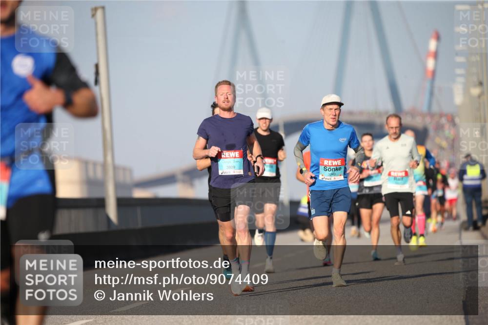03.10.2025 - Köhlbrandbrückenlauf Jannik Wohlers http://msf.ph/oto/9074409 03.10.2025 09:40:22 Position 3 3809, 3248 meine-sportfotos.de