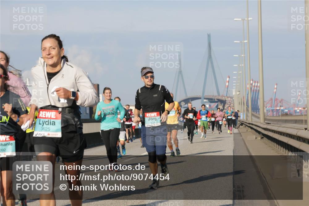 03.10.2025 - Köhlbrandbrückenlauf Jannik Wohlers http://msf.ph/oto/9074454 03.10.2025 09:51:07 Position 3 092, 3625, 1255 meine-sportfotos.de