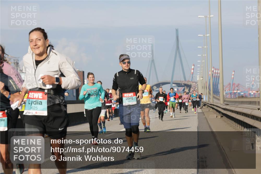 03.10.2025 - Köhlbrandbrückenlauf Jannik Wohlers http://msf.ph/oto/9074459 03.10.2025 09:51:07 Position 3 3625, 1255 meine-sportfotos.de