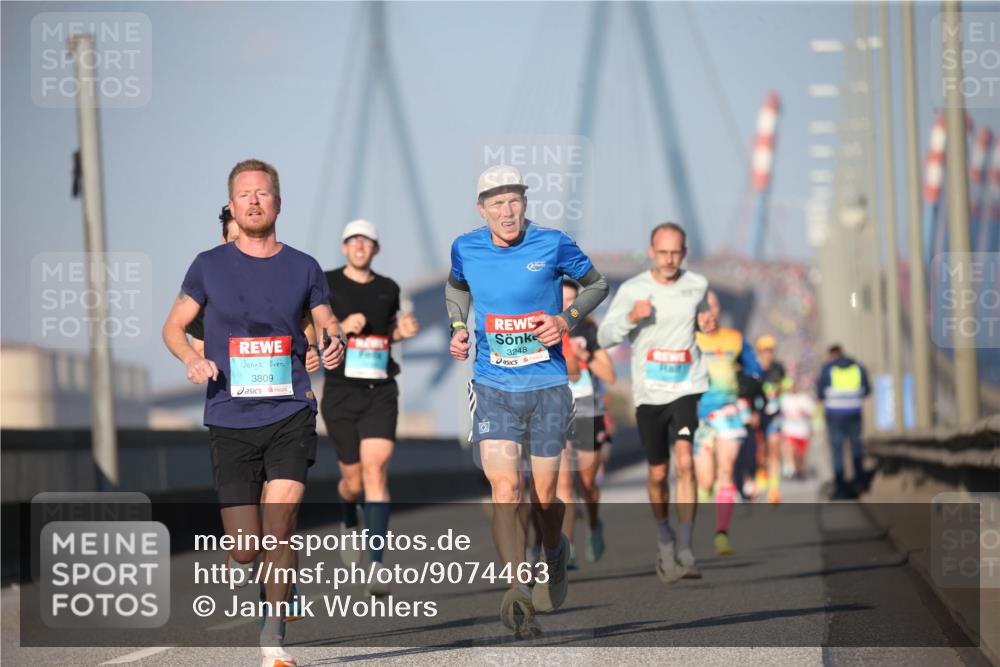 03.10.2025 - Köhlbrandbrückenlauf Jannik Wohlers http://msf.ph/oto/9074463 03.10.2025 09:40:23 Position 3 3809, 3248 meine-sportfotos.de