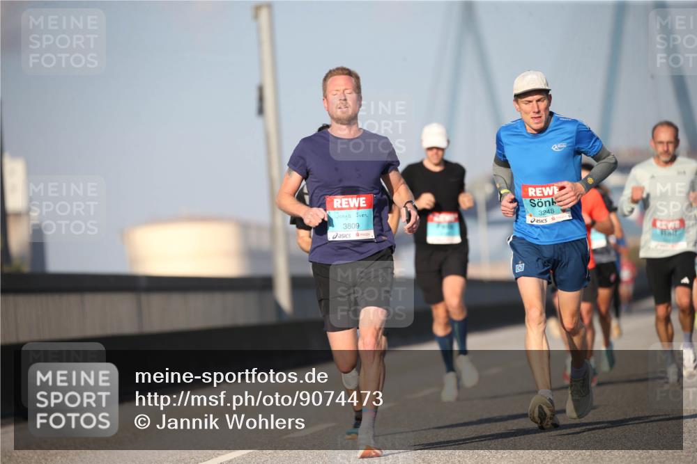 03.10.2025 - Köhlbrandbrückenlauf Jannik Wohlers http://msf.ph/oto/9074473 03.10.2025 09:40:24 Position 3 3809, 3248 meine-sportfotos.de