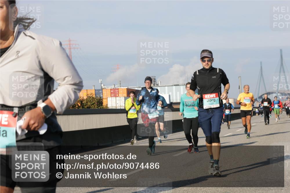 03.10.2025 - Köhlbrandbrückenlauf Jannik Wohlers http://msf.ph/oto/9074486 03.10.2025 09:51:08 Position 3 2, 1255 meine-sportfotos.de