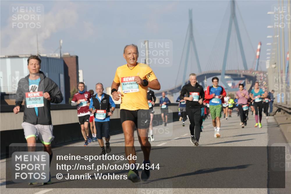 03.10.2025 - Köhlbrandbrückenlauf Jannik Wohlers http://msf.ph/oto/9074544 03.10.2025 09:51:10 Position 3 3656, 1428 meine-sportfotos.de