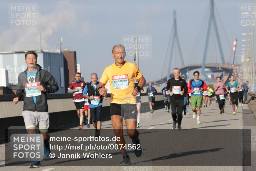 03.10.2025 - Köhlbrandbrückenlauf Jannik Wohlers http://msf.ph/oto/9074562 03.10.2025 09:51:10 Position 3 3656, 12, 1428 meine-sportfotos.de