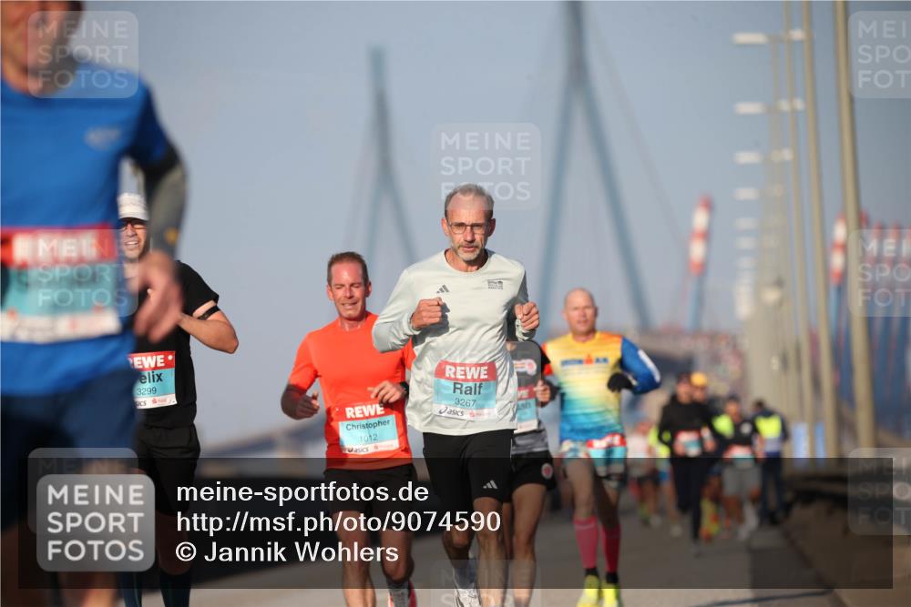 03.10.2025 - Köhlbrandbrückenlauf Jannik Wohlers http://msf.ph/oto/9074590 03.10.2025 09:40:28 Position 3 3299, 1012, 3267 meine-sportfotos.de