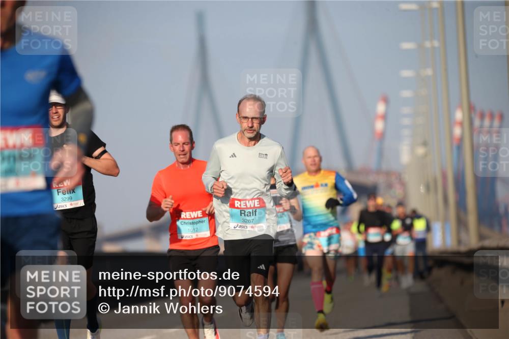 03.10.2025 - Köhlbrandbrückenlauf Jannik Wohlers http://msf.ph/oto/9074594 03.10.2025 09:40:28 Position 3 3299, 1012, 3267 meine-sportfotos.de