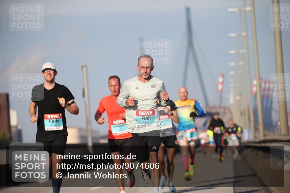 03.10.2025 - Köhlbrandbrückenlauf Jannik Wohlers http://msf.ph/oto/9074606 03.10.2025 09:40:29 Position 3 3299, 1012, 6, 3267 meine-sportfotos.de