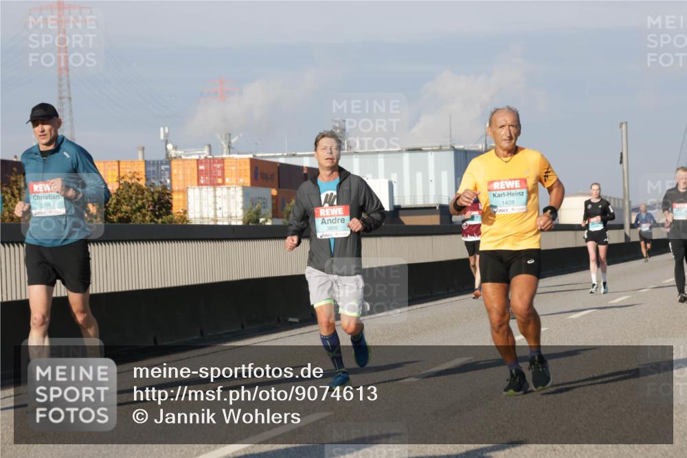 03.10.2025 - Köhlbrandbrückenlauf Jannik Wohlers http://msf.ph/oto/9074613 03.10.2025 09:51:11 Position 3 3228, 3656, 1428 meine-sportfotos.de