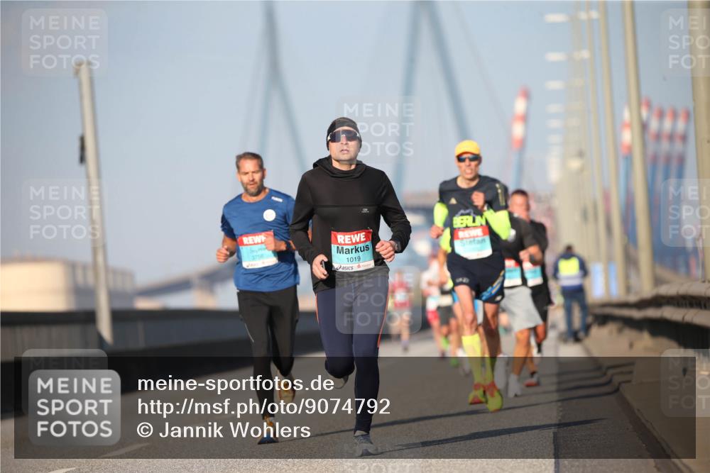 03.10.2025 - Köhlbrandbrückenlauf Jannik Wohlers http://msf.ph/oto/9074792 03.10.2025 09:40:38 Position 3 3756, 1019 meine-sportfotos.de