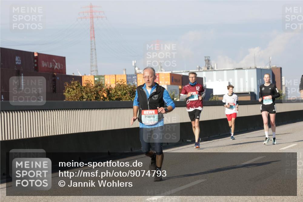 03.10.2025 - Köhlbrandbrückenlauf Jannik Wohlers http://msf.ph/oto/9074793 03.10.2025 09:51:16 Position 3 1340, 12 meine-sportfotos.de