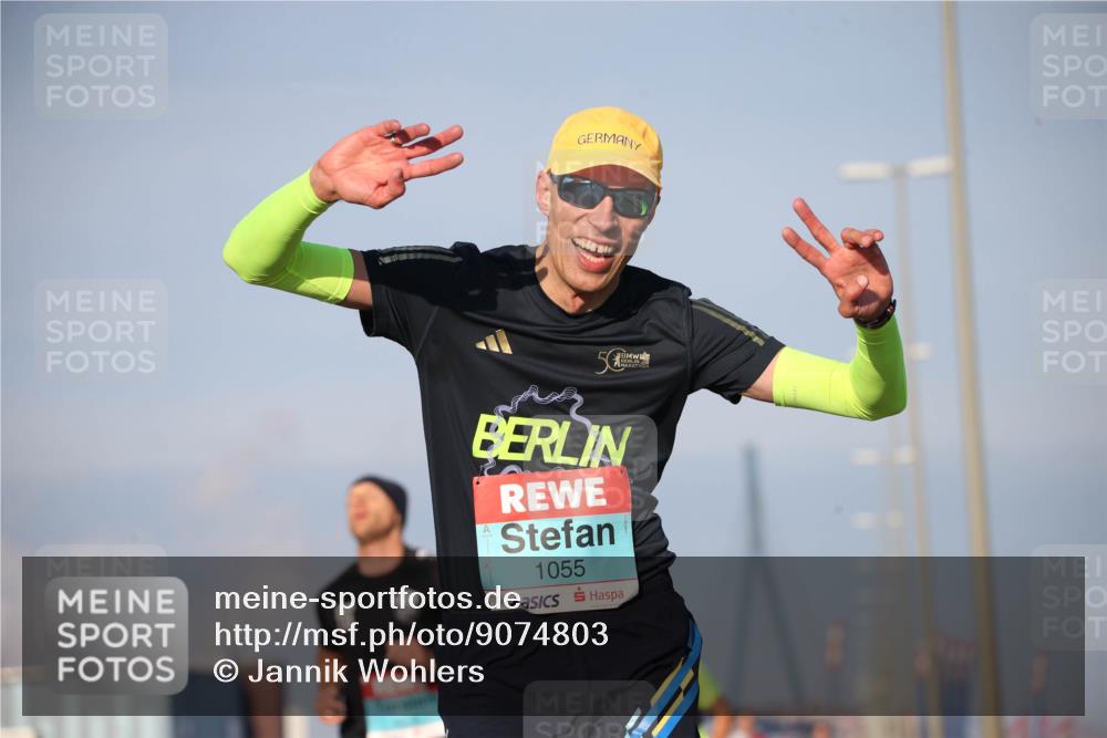 03.10.2025 - Köhlbrandbrückenlauf Jannik Wohlers http://msf.ph/oto/9074803 03.10.2025 09:40:46 Position 3 50, 1055 meine-sportfotos.de