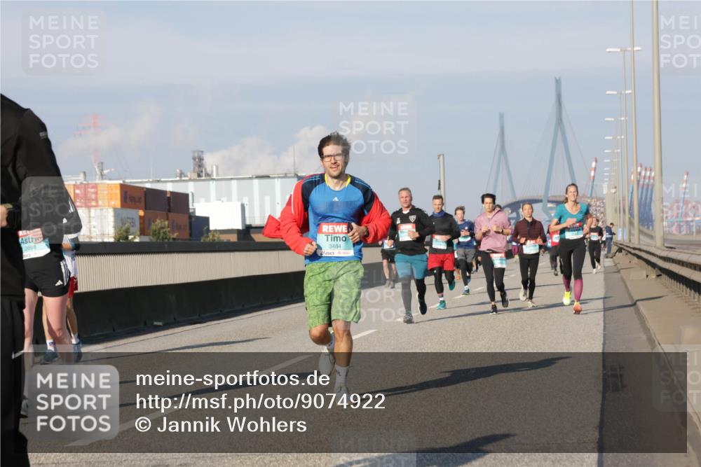 03.10.2025 - Köhlbrandbrückenlauf Jannik Wohlers http://msf.ph/oto/9074922 03.10.2025 09:51:20 Position 3 2698, 3484 meine-sportfotos.de