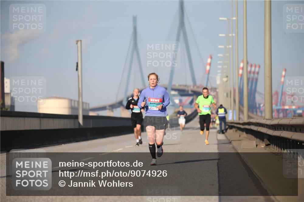 03.10.2025 - Köhlbrandbrückenlauf Jannik Wohlers http://msf.ph/oto/9074926 03.10.2025 09:41:02 Position 3 3704 meine-sportfotos.de