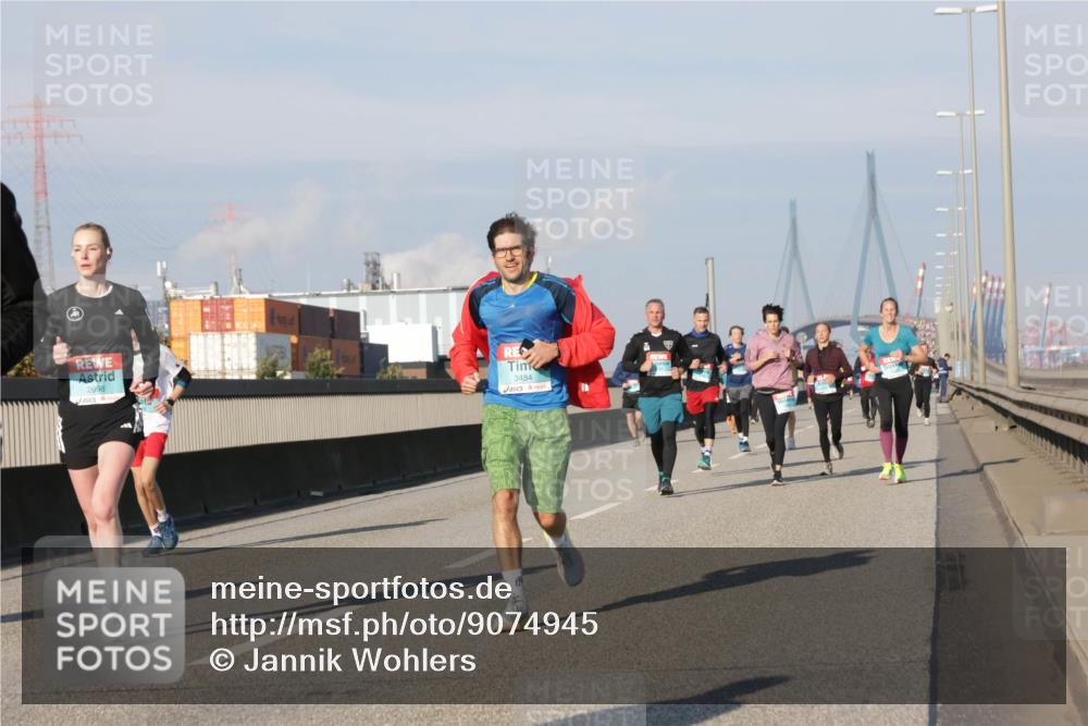 03.10.2025 - Köhlbrandbrückenlauf Jannik Wohlers http://msf.ph/oto/9074945 03.10.2025 09:51:20 Position 3 2698, 3484 meine-sportfotos.de