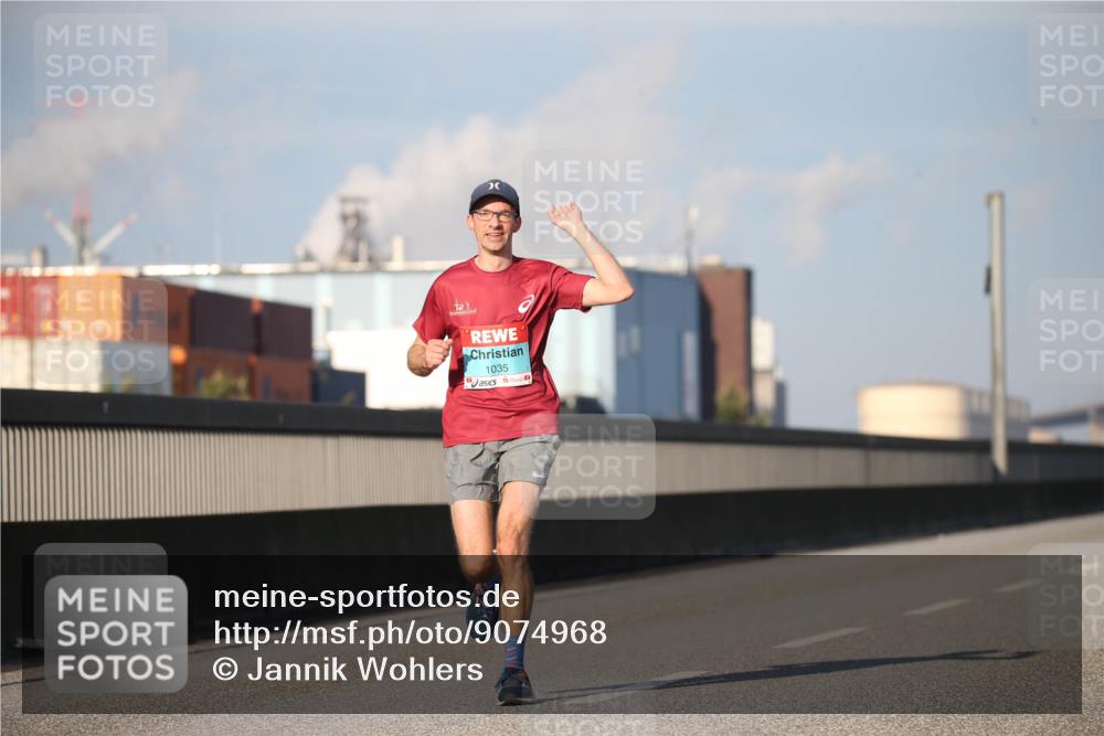 03.10.2025 - Köhlbrandbrückenlauf Jannik Wohlers http://msf.ph/oto/9074968 03.10.2025 09:41:03 Position 3 1035 meine-sportfotos.de
