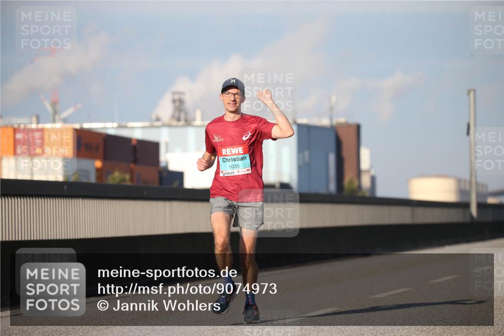 03.10.2025 - Köhlbrandbrückenlauf Jannik Wohlers http://msf.ph/oto/9074973 03.10.2025 09:41:03 Position 3 1035 meine-sportfotos.de