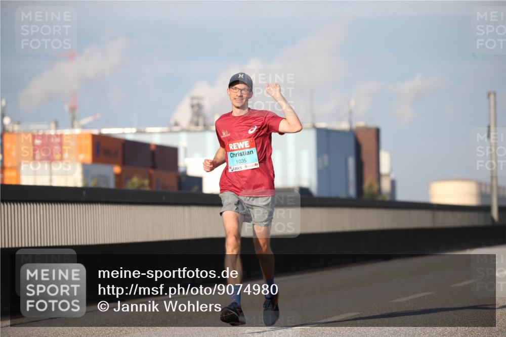 03.10.2025 - Köhlbrandbrückenlauf Jannik Wohlers http://msf.ph/oto/9074980 03.10.2025 09:41:04 Position 3 20, 1035 meine-sportfotos.de