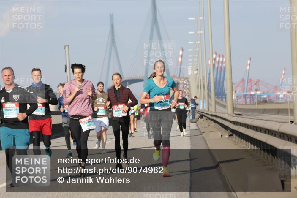 03.10.2025 - Köhlbrandbrückenlauf Jannik Wohlers http://msf.ph/oto/9074982 03.10.2025 09:51:21 Position 3 2761, 3188, 1424, 3409, 1626 meine-sportfotos.de