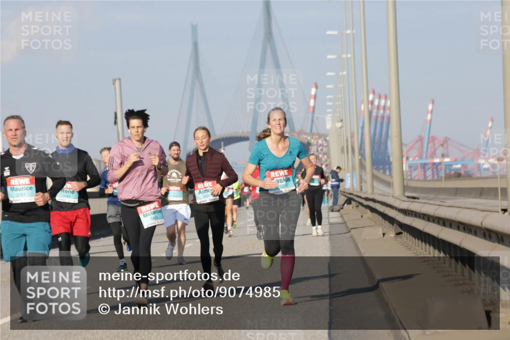 03.10.2025 - Köhlbrandbrückenlauf Jannik Wohlers http://msf.ph/oto/9074985 03.10.2025 09:51:21 Position 3 2761, 3188, 1424, 3409, 626 meine-sportfotos.de