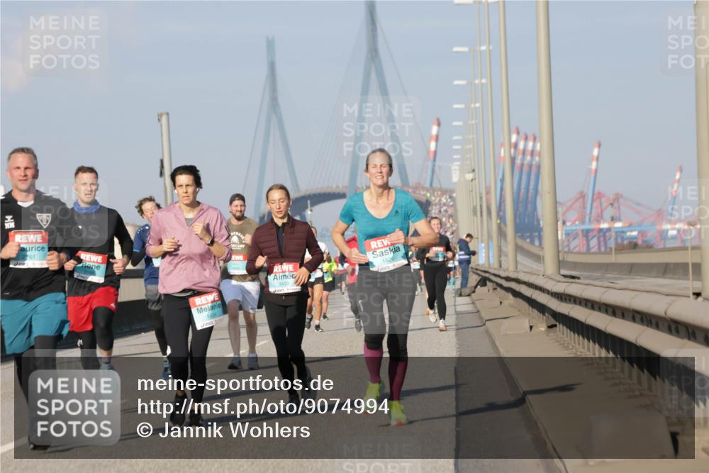 03.10.2025 - Köhlbrandbrückenlauf Jannik Wohlers http://msf.ph/oto/9074994 03.10.2025 09:51:21 Position 3 261, 3409, 1626, 1424 meine-sportfotos.de