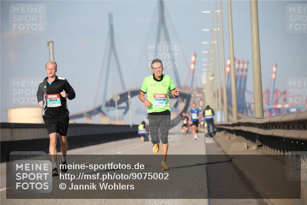 03.10.2025 - Köhlbrandbrückenlauf Jannik Wohlers http://msf.ph/oto/9075002 03.10.2025 09:41:08 Position 3 1029, 3262 meine-sportfotos.de