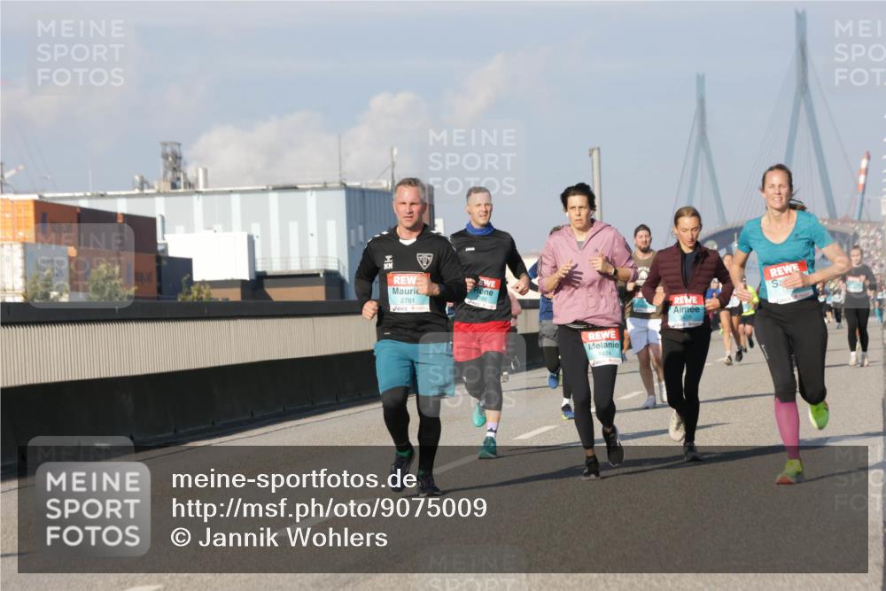 03.10.2025 - Köhlbrandbrückenlauf Jannik Wohlers http://msf.ph/oto/9075009 03.10.2025 09:51:22 Position 3 2761, 1424 meine-sportfotos.de