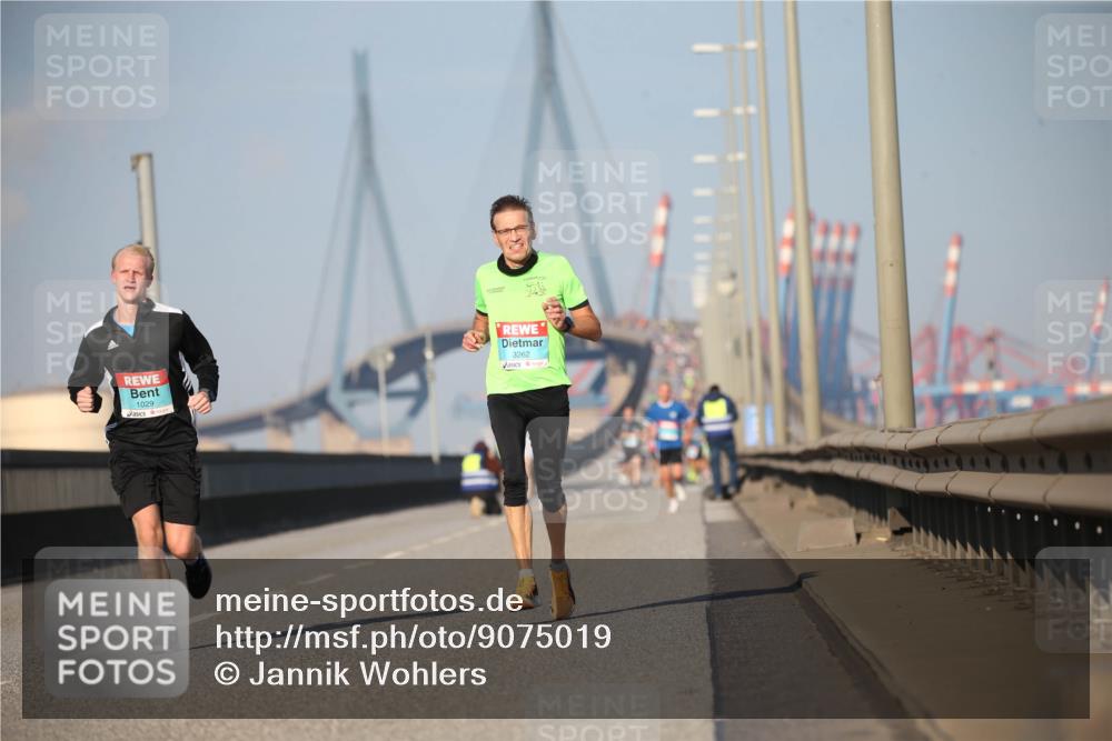 03.10.2025 - Köhlbrandbrückenlauf Jannik Wohlers http://msf.ph/oto/9075019 03.10.2025 09:41:08 Position 3 1029, 3262 meine-sportfotos.de
