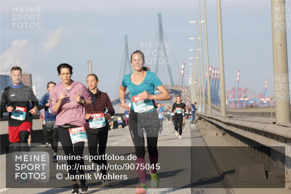 03.10.2025 - Köhlbrandbrückenlauf Jannik Wohlers http://msf.ph/oto/9075045 03.10.2025 09:51:24 Position 3 1424, 3409, 1626 meine-sportfotos.de