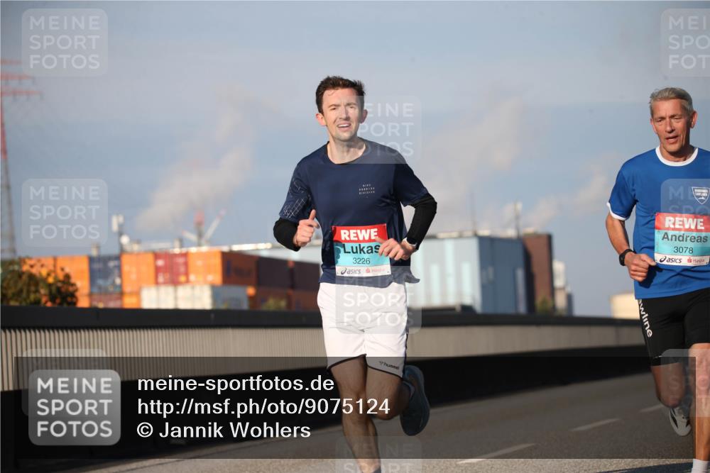 03.10.2025 - Köhlbrandbrückenlauf Jannik Wohlers http://msf.ph/oto/9075124 03.10.2025 09:41:28 Position 3 3226, 3078 meine-sportfotos.de