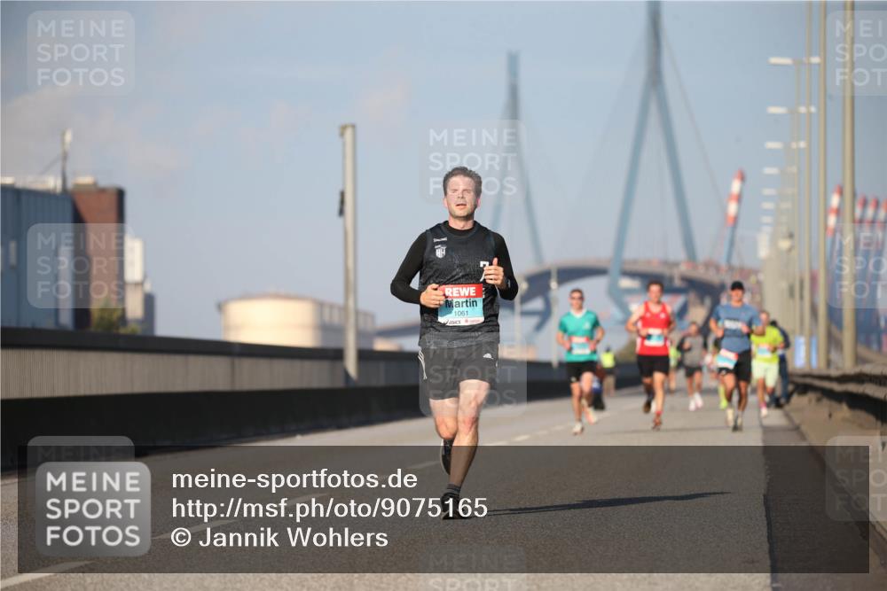 03.10.2025 - Köhlbrandbrückenlauf Jannik Wohlers http://msf.ph/oto/9075165 03.10.2025 09:41:39 Position 3 1061 meine-sportfotos.de