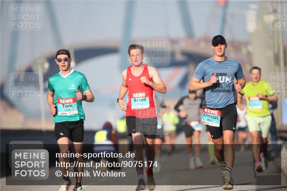 03.10.2025 - Köhlbrandbrückenlauf Jannik Wohlers http://msf.ph/oto/9075174 03.10.2025 09:41:42 Position 3 1268, 3152, 2831 meine-sportfotos.de