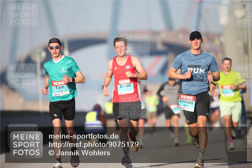 03.10.2025 - Köhlbrandbrückenlauf Jannik Wohlers http://msf.ph/oto/9075179 03.10.2025 09:41:42 Position 3 1268, 3152, 2024, 2831 meine-sportfotos.de