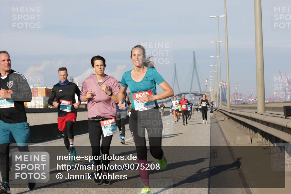 03.10.2025 - Köhlbrandbrückenlauf Jannik Wohlers http://msf.ph/oto/9075208 03.10.2025 09:51:26 Position 3 2761, 1424, 1626 meine-sportfotos.de