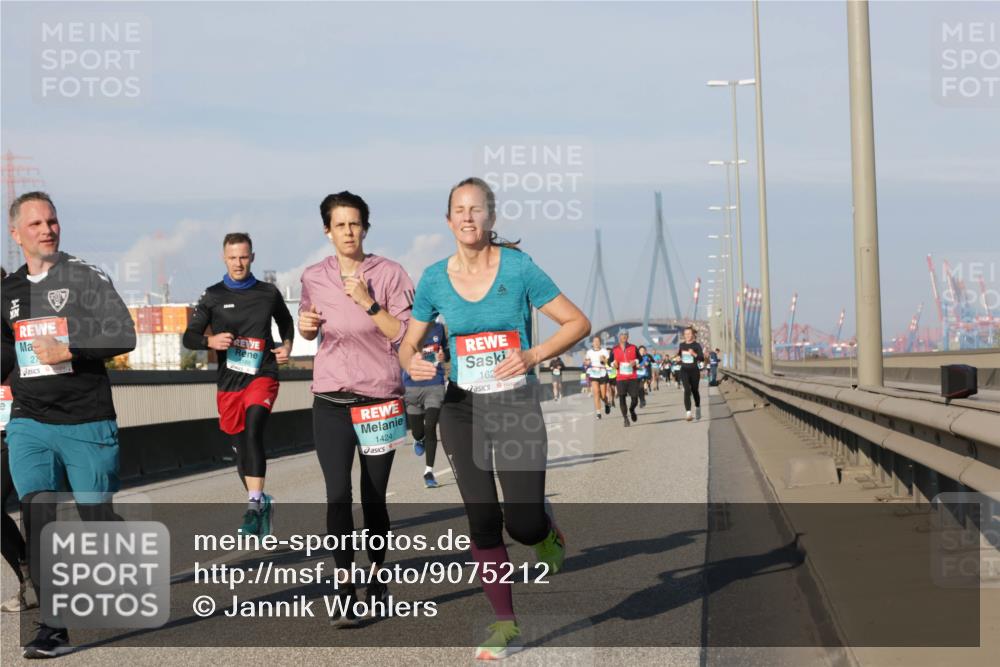 03.10.2025 - Köhlbrandbrückenlauf Jannik Wohlers http://msf.ph/oto/9075212 03.10.2025 09:51:26 Position 3 27, 1424, 162 meine-sportfotos.de
