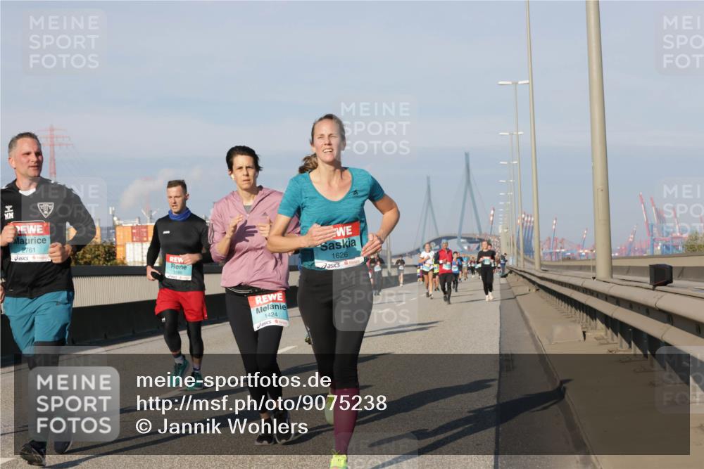 03.10.2025 - Köhlbrandbrückenlauf Jannik Wohlers http://msf.ph/oto/9075238 03.10.2025 09:51:26 Position 3 2761, 3188, 1424, 1626 meine-sportfotos.de