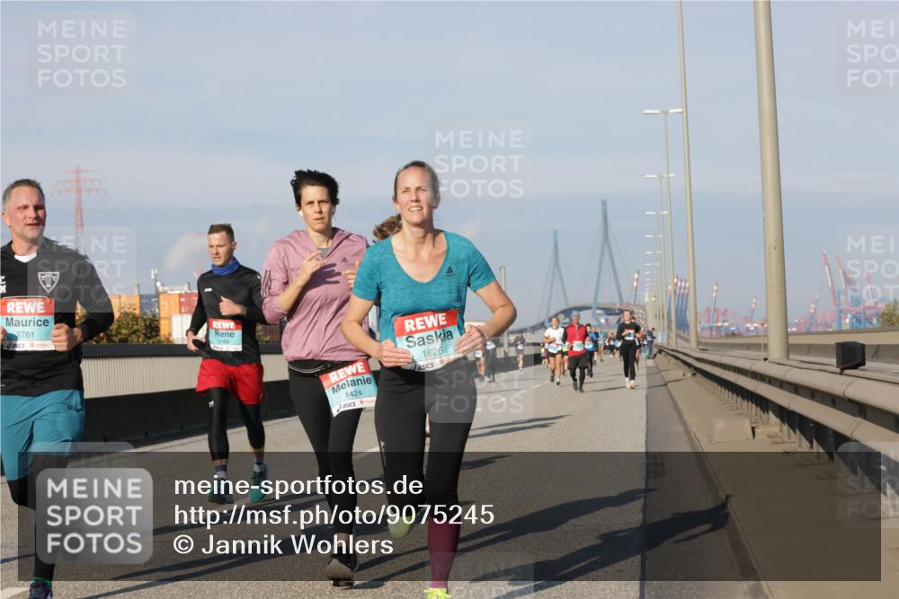 03.10.2025 - Köhlbrandbrückenlauf Jannik Wohlers http://msf.ph/oto/9075245 03.10.2025 09:51:26 Position 3 2761, 3188, 1424, 1626 meine-sportfotos.de