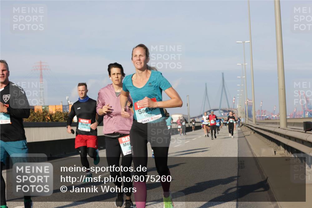 03.10.2025 - Köhlbrandbrückenlauf Jannik Wohlers http://msf.ph/oto/9075260 03.10.2025 09:51:27 Position 3 51, 3188, 1626 meine-sportfotos.de