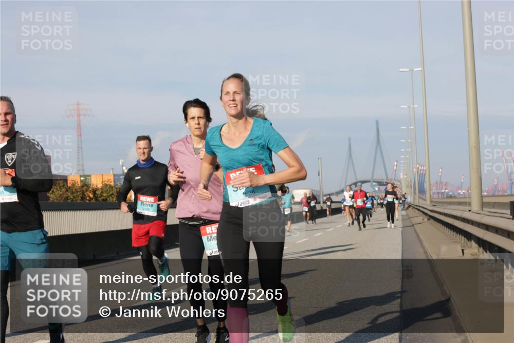 03.10.2025 - Köhlbrandbrückenlauf Jannik Wohlers http://msf.ph/oto/9075265 03.10.2025 09:51:27 Position 3 61, 3188, 1626 meine-sportfotos.de