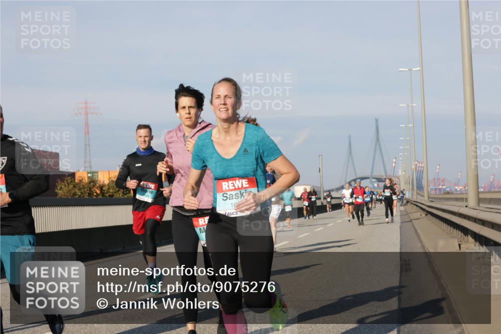03.10.2025 - Köhlbrandbrückenlauf Jannik Wohlers http://msf.ph/oto/9075276 03.10.2025 09:51:27 Position 3 16 meine-sportfotos.de