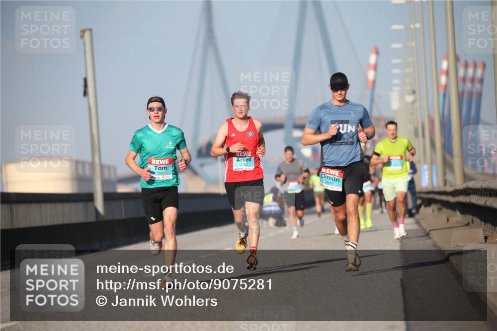 03.10.2025 - Köhlbrandbrückenlauf Jannik Wohlers http://msf.ph/oto/9075281 03.10.2025 09:41:46 Position 3 1268, 3152, 2831, 6 meine-sportfotos.de